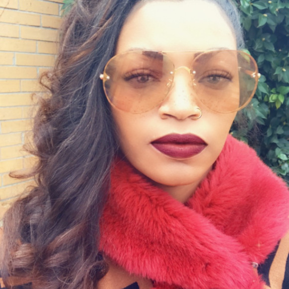 Meet your Posher, Bianca - Picture 1 of 1